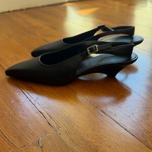 Freda Salvador Black Pointed Vivian Slingback Kitten Heels NEW